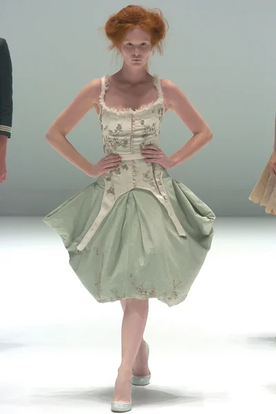 Look 15